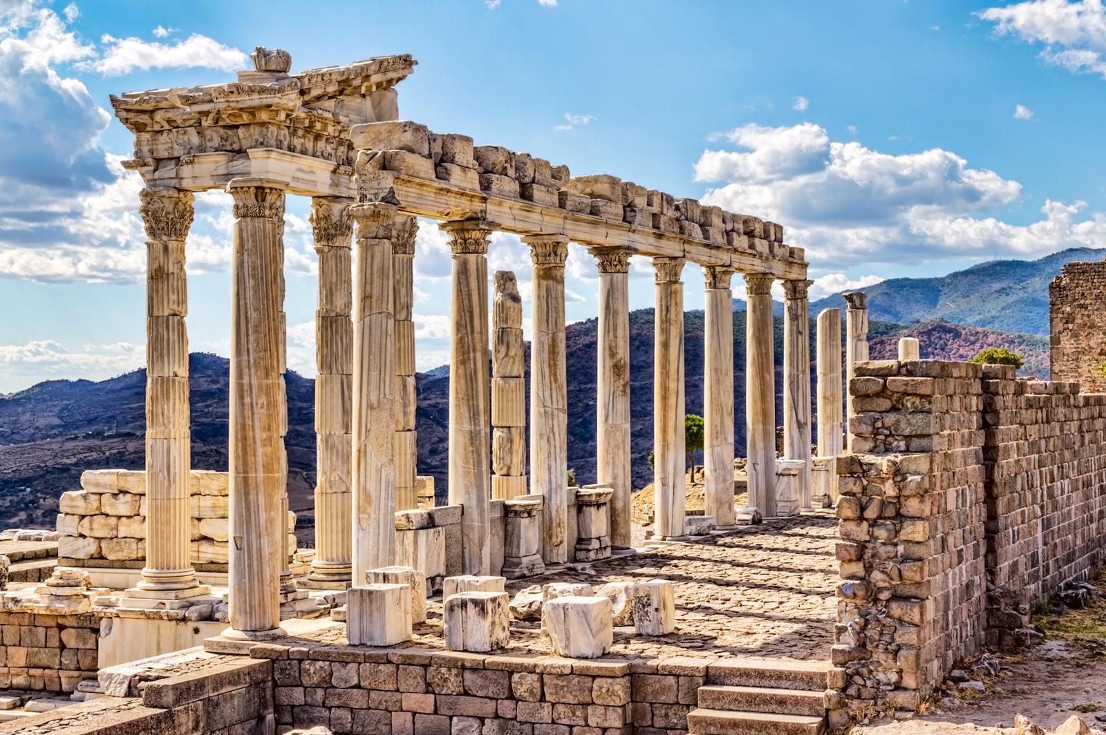 L'antica città di Pergamo Adelphia Tours L'antica città di Pergamo Adelphia Tours